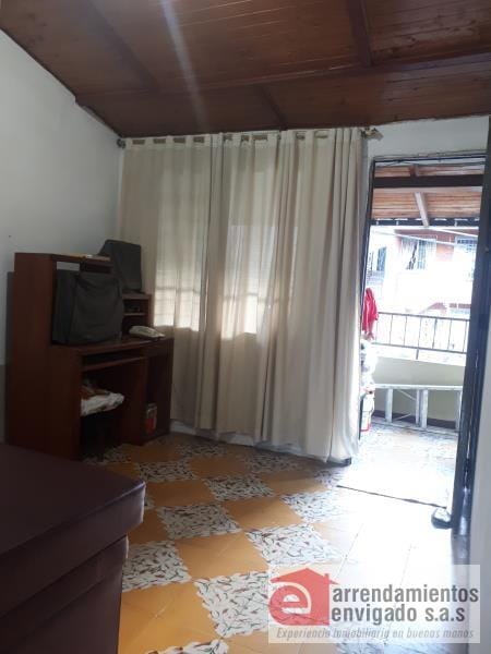 Casa de 4 alcobas en venta en El Trianon, Envigado, 160 m² · foto 8 de 23