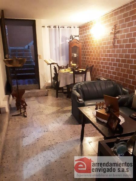 Casa de 4 alcobas en venta en El Trianon, Envigado, 160 m² · foto 14 de 23