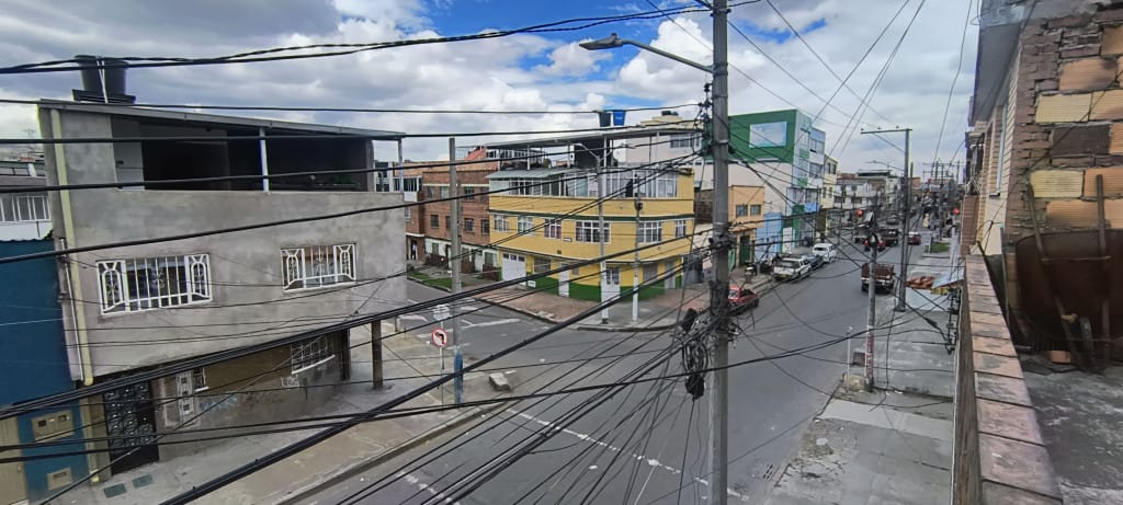 Casa de 2 alcobas en venta en Santa Lucia, Bogotá, 218 m² · foto 6 de 16