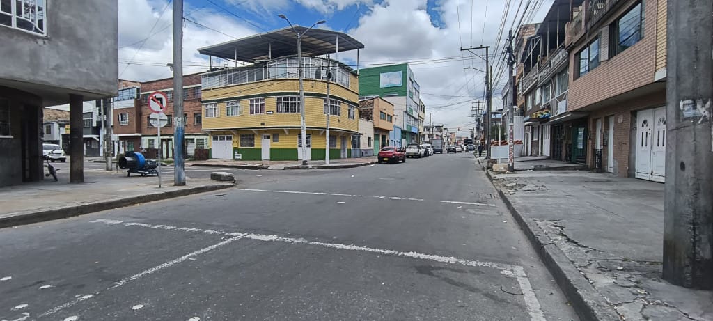Casa de 2 alcobas en venta en Santa Lucia, Bogotá, 218 m² · foto 7 de 16