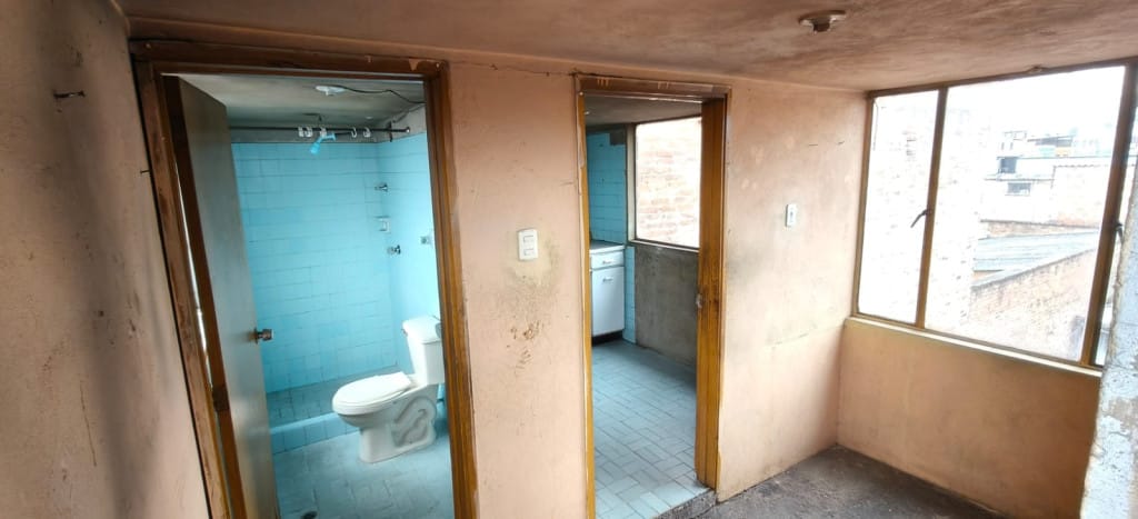 Casa de 2 alcobas en venta en Santa Lucia, Bogotá, 218 m² · foto 12 de 16