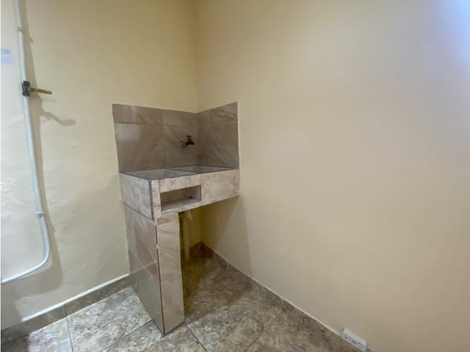 Casa de 2 alcobas en arriendo en Cucaracho, Medellín, 50 m² · foto 9 de 9