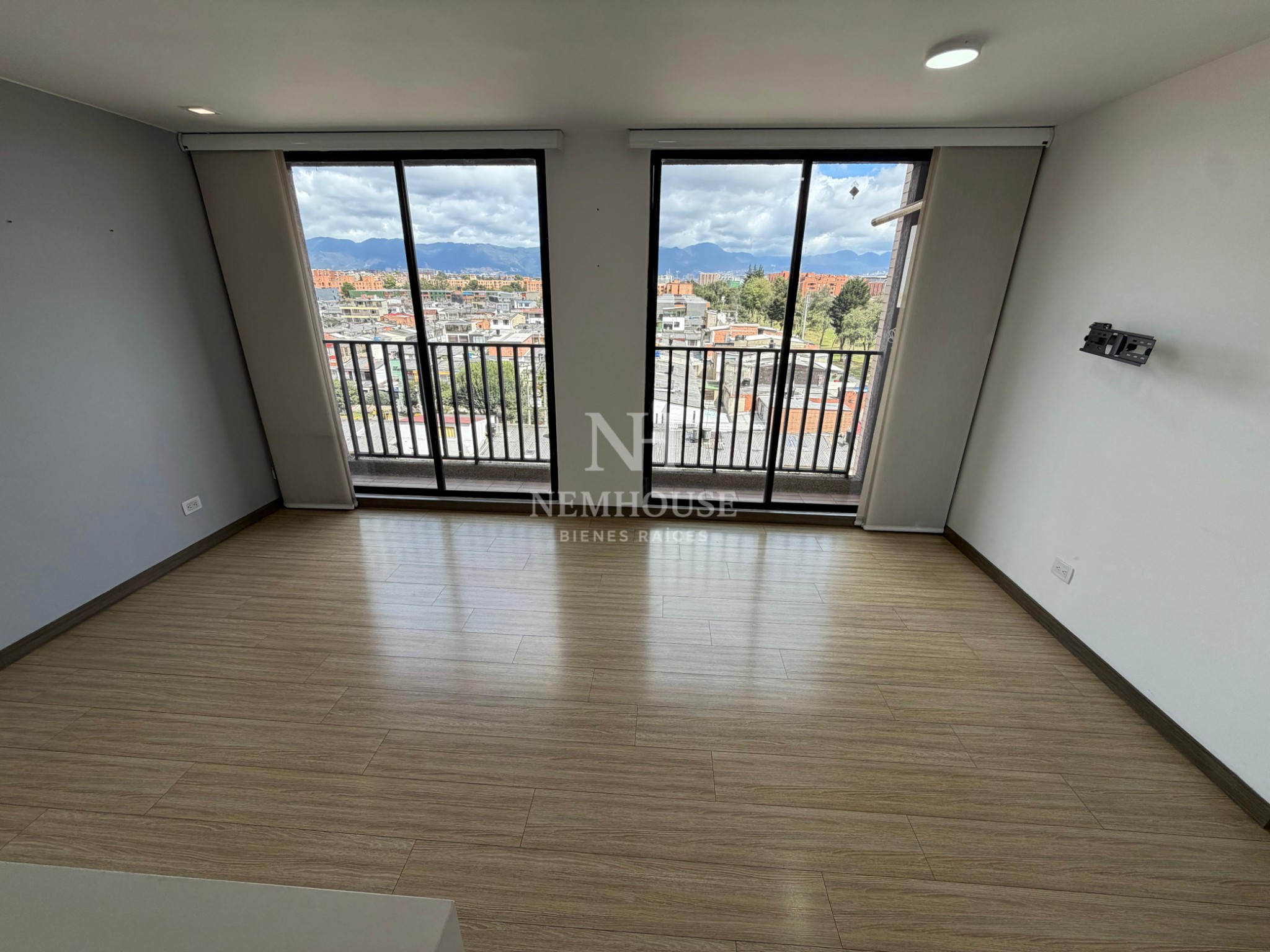 Apartamento en venta en Modelia, Bogotá · foto 2 de 18