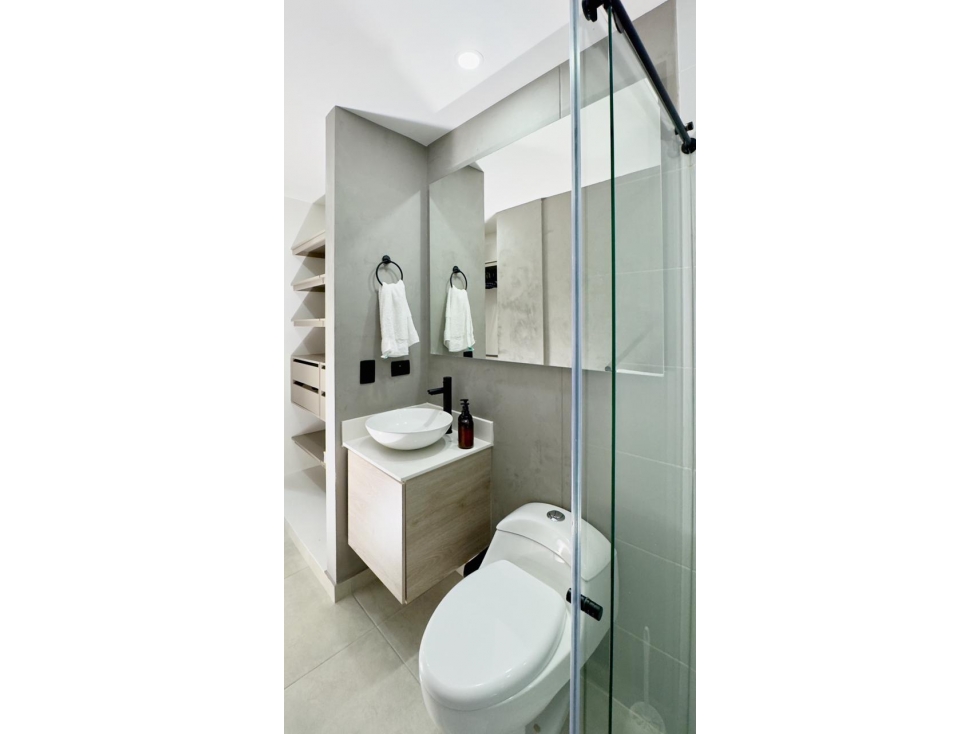 Apartamento en venta en El Poblado, Medellín · foto 2 de 24