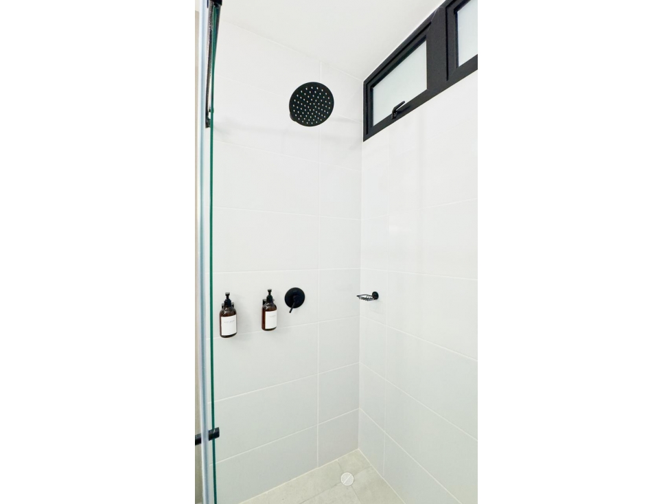 Apartamento en venta en El Poblado, Medellín · foto 3 de 24