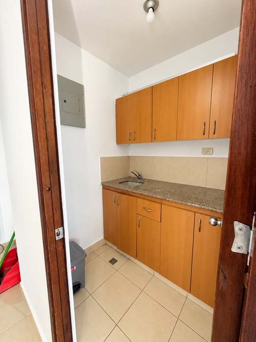 Oficina en arriendo en La Aguacatala, Medellín, 41 m² · foto 2 de 5
