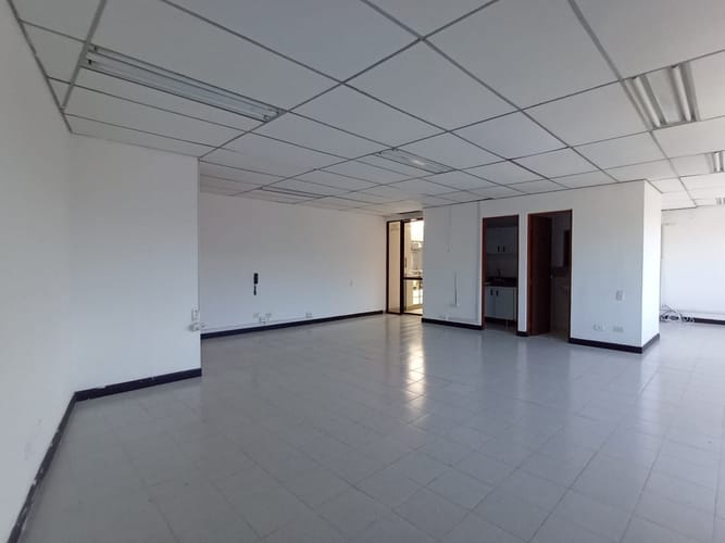 Oficina en arriendo en Laureles, Medellín, 56 m² · foto 5 de 15