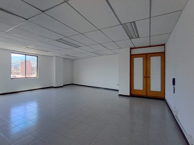 Oficina en arriendo en Laureles, Medellín, 56 m² · foto 8 de 15