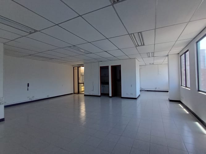 Oficina en arriendo en Laureles, Medellín, 56 m² · foto 13 de 15