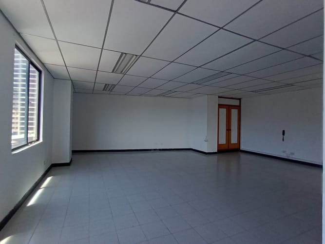 Oficina en arriendo en Laureles, Medellín, 56 m² · foto 3 de 15
