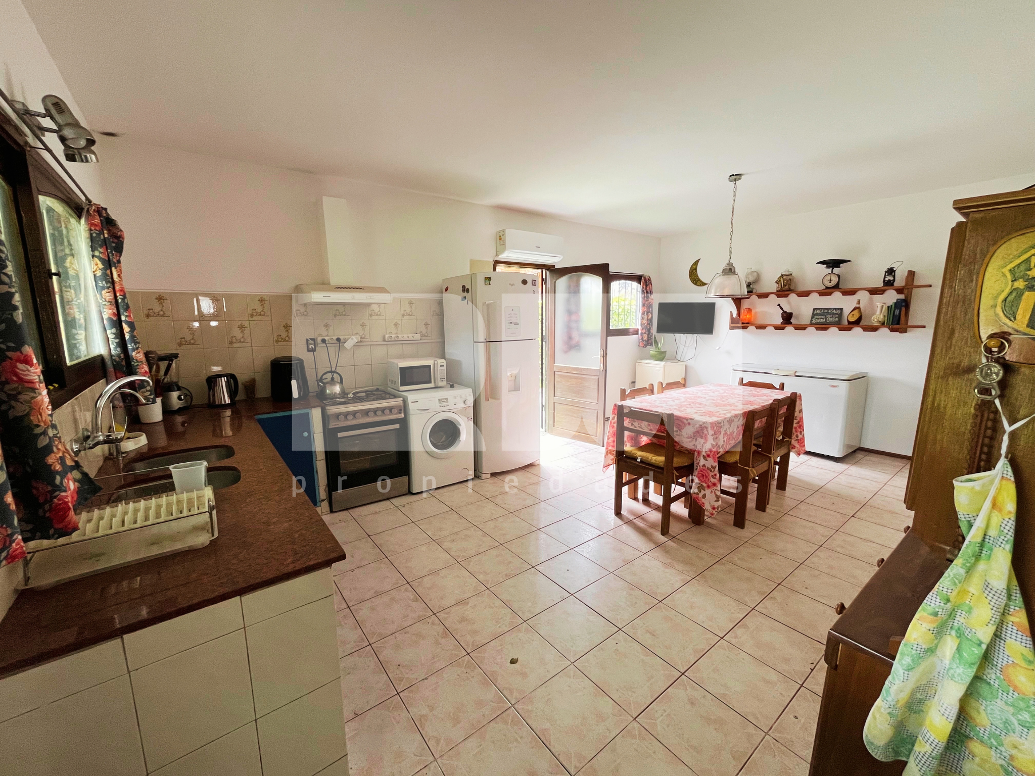 Hermoso Hogar en Pinares: 3 Dormitorios, 2 Baños, Amplio Jardín con Parrillero y Mucho Potencial · Photo 7
