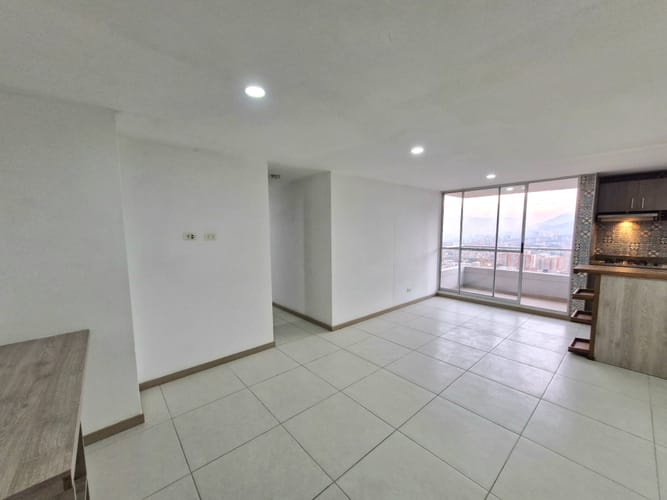 Apartamento de 3 alcobas en venta en Las Antillas, Envigado, 78 m² · foto 3 de 18