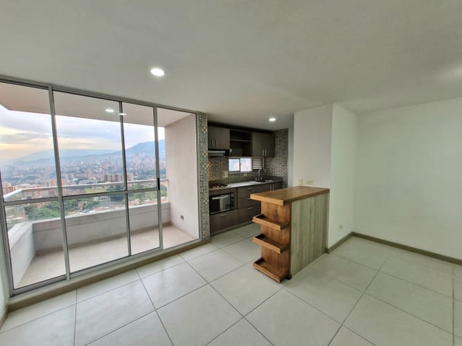 Apartamento de 3 alcobas en venta en Las Antillas, Envigado, 78 m² · foto 2 de 18