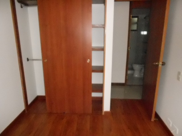 Apartamento en venta en Villas De Aranjuez, Bogotá · foto 8 de 18