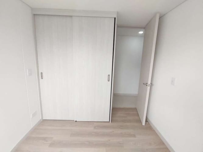 Apartamento de 3 alcobas en venta en San Agustin Suramerica, Itagüí, 71 m² · foto 12 de 15