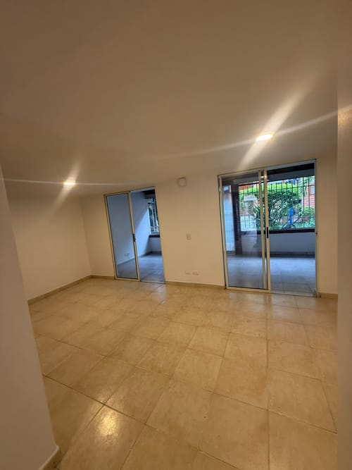 Casa de 5 alcobas en venta en La Mota, Medellín, 160 m² · foto 2 de 11