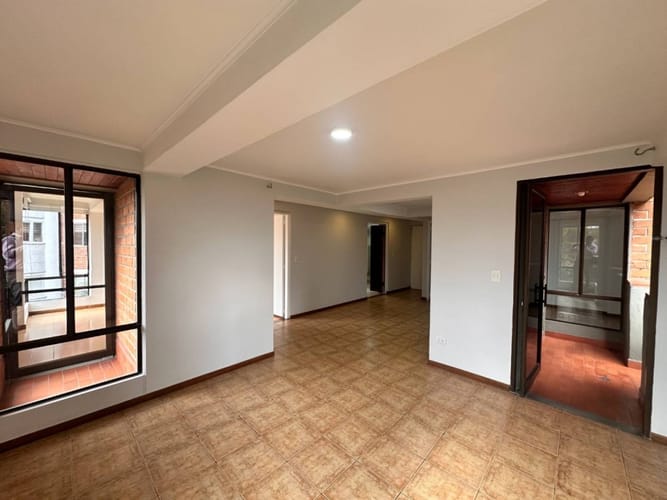 Apartamento de 2 alcobas en arriendo en Las Lomas, Medellín, 78 m² · foto 4 de 15