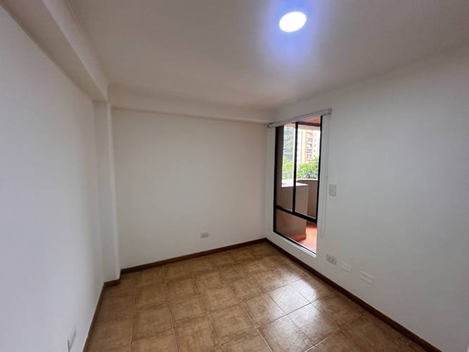 Apartamento de 2 alcobas en arriendo en Las Lomas, Medellín, 78 m² · foto 11 de 15