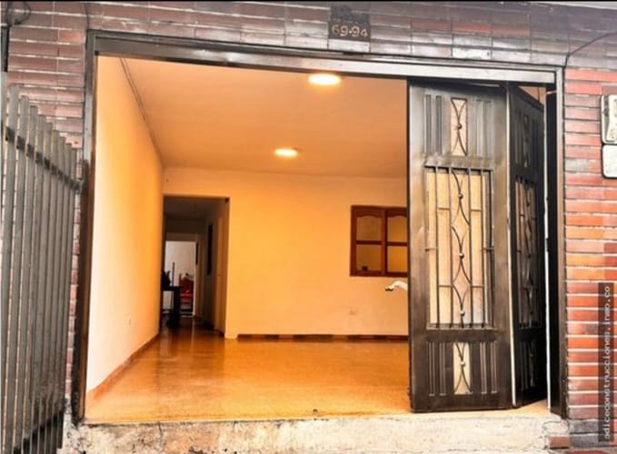 Casa de 4 alcobas en venta en Alfonso Lopez, Medellín, 127 m² · foto 2 de 15