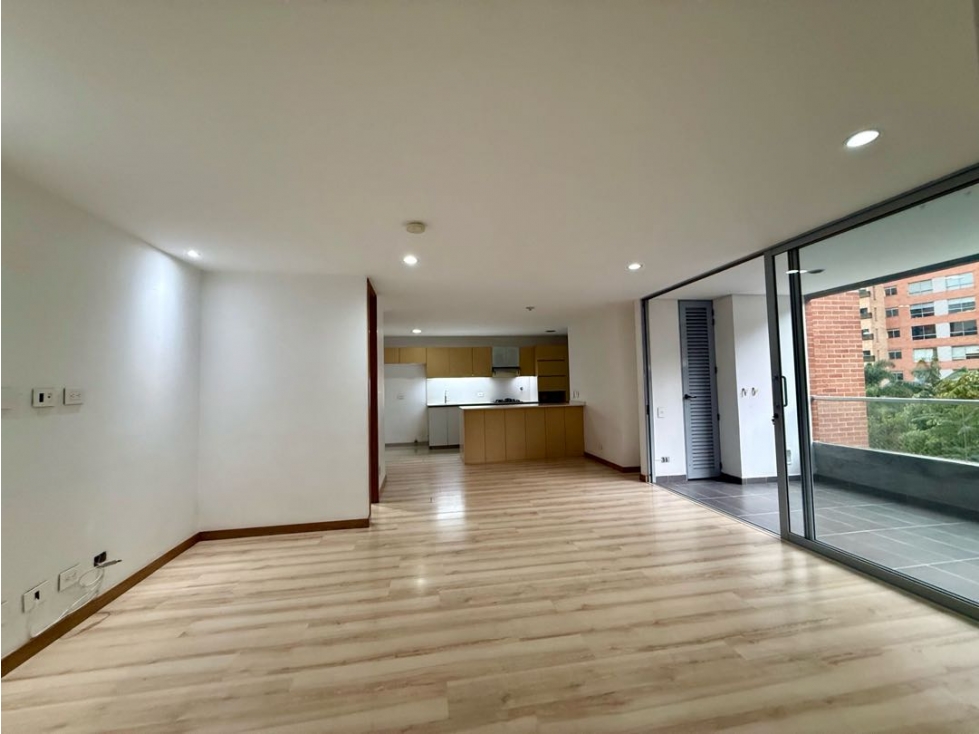 Apartamento en venta en Loma Benedictinos, Envigado · foto 2 de 24