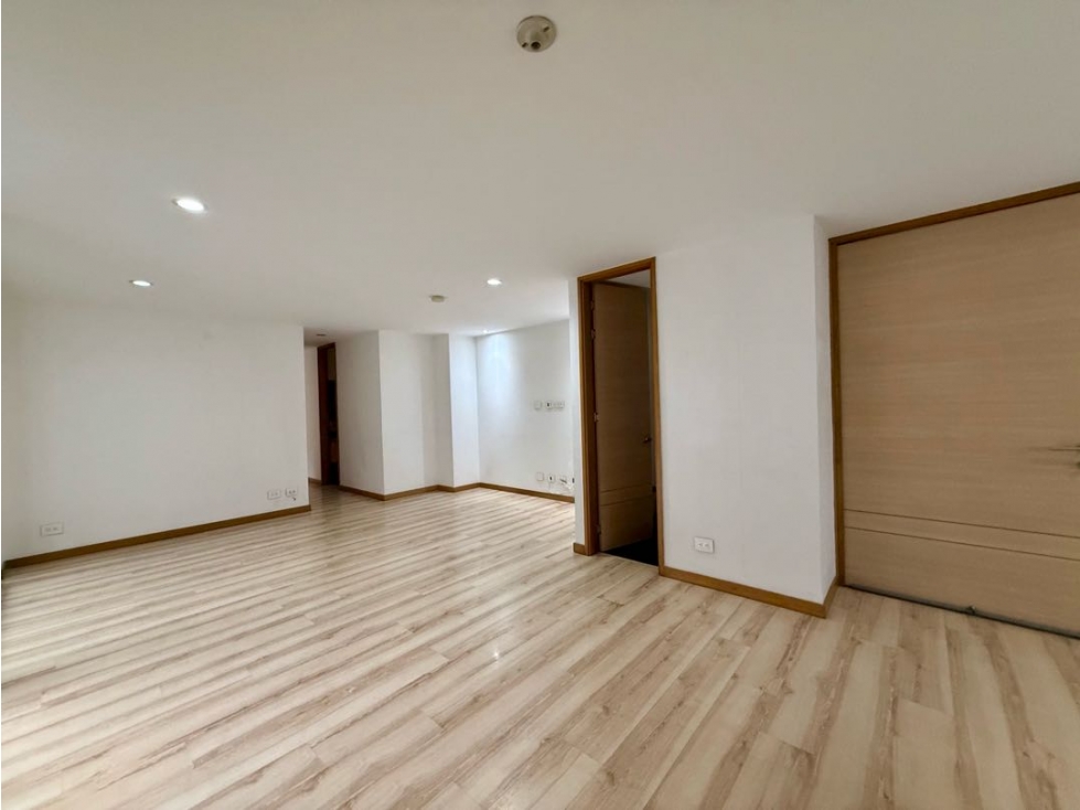 Apartamento en venta en Loma Benedictinos, Envigado · foto 3 de 24
