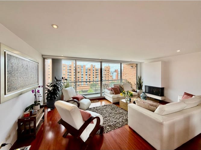 Apartamento de 3 alcobas en venta en Niza, Bogotá, 115 m² · foto 2 de 19