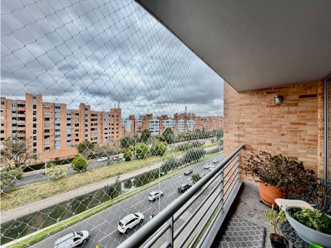 Apartamento de 3 alcobas en venta en Niza, Bogotá, 115 m² · foto 3 de 19