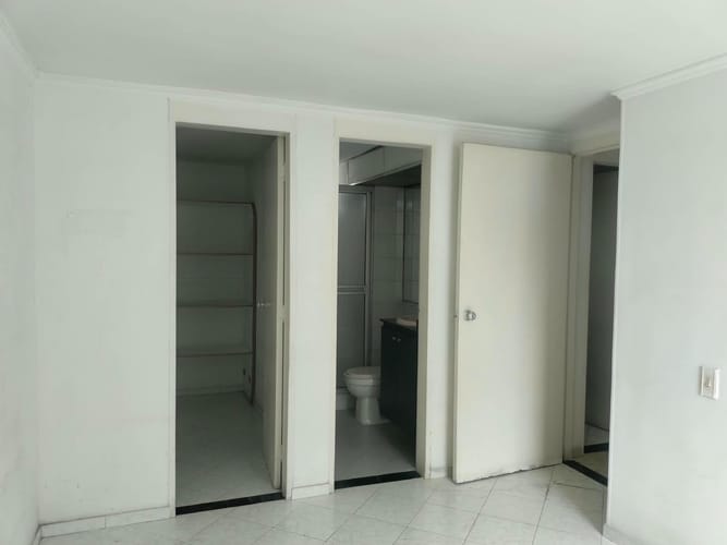 Apartamento de 3 alcobas en venta en El Poblado, Medellín, 73 m² · foto 5 de 15