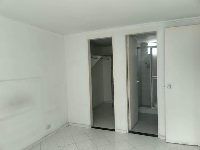 Apartamento de 3 alcobas en venta en El Poblado, Medellín, 73 m² · foto 10 de 15