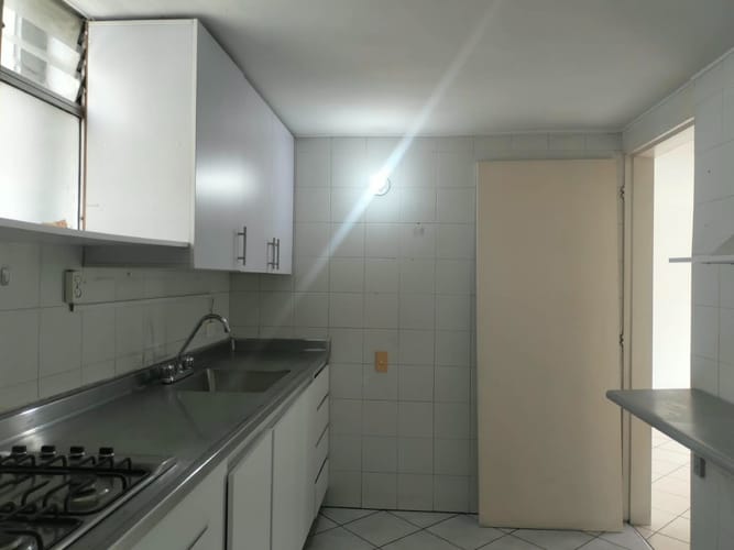 Apartamento de 3 alcobas en venta en El Poblado, Medellín, 73 m² · foto 4 de 15