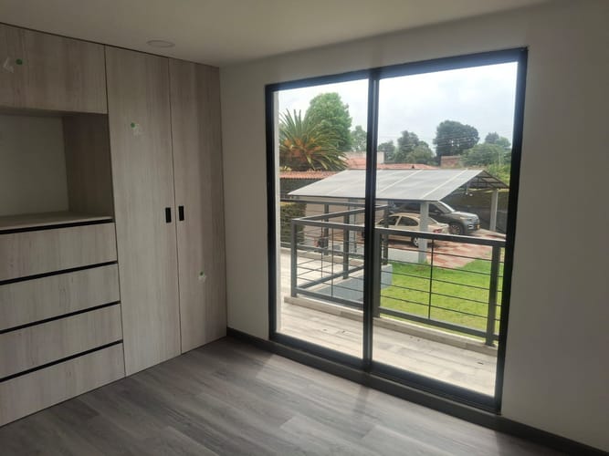 Casa de 5 alcobas en venta en Siberia, Cota, 220 m² · foto 2 de 24