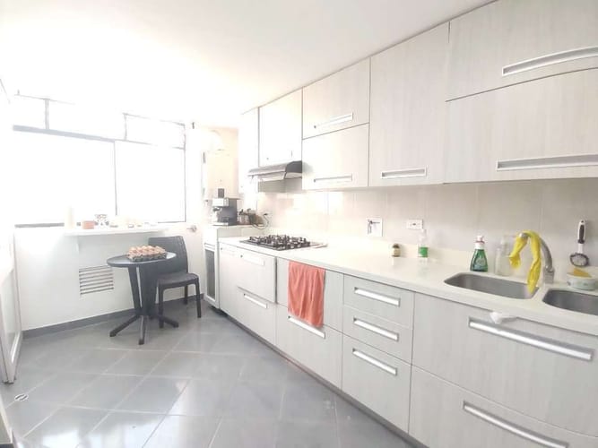 Apartamento de 3 alcobas en venta en Loma De San Julian, Medellín, 90 m² · foto 12 de 15