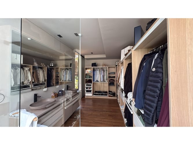 Casa de 3 alcobas en arriendo en El Porvenir, Envigado, 400 m² · foto 8 de 13
