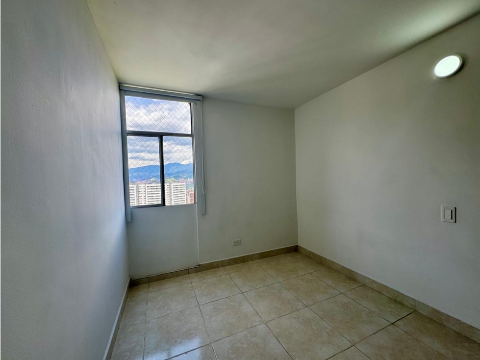 Apartamento en venta en Loma Del Indio, Medellín · foto 7 de 15