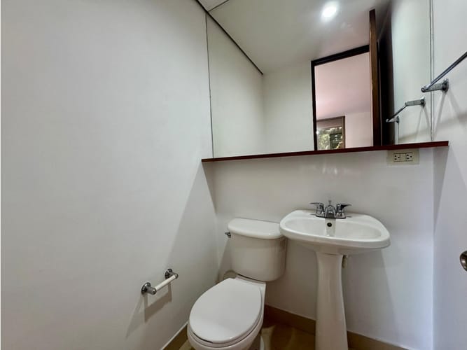 Apartaestudio en venta en Patio Bonito, Medellín, 62 m² · foto 2 de 14