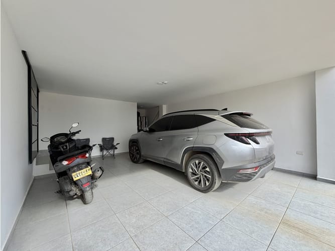 Casa de 4 alcobas en venta en Ruitoque, Girón, 286 m² · foto 3 de 24