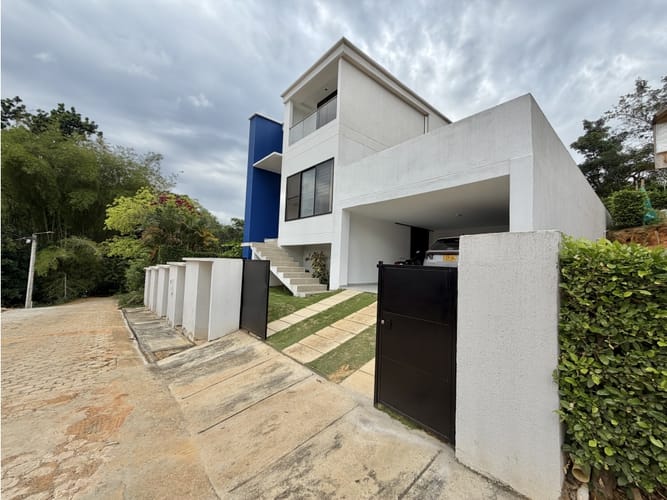 Casa de 4 alcobas en venta en Ruitoque, Girón, 286 m² · foto 5 de 24
