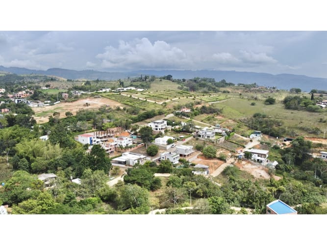 Casa de 4 alcobas en venta en Ruitoque, Girón, 286 m² · foto 11 de 24