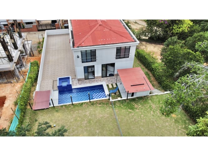 Casa de 4 alcobas en venta en Ruitoque, Girón, 286 m² · foto 13 de 24