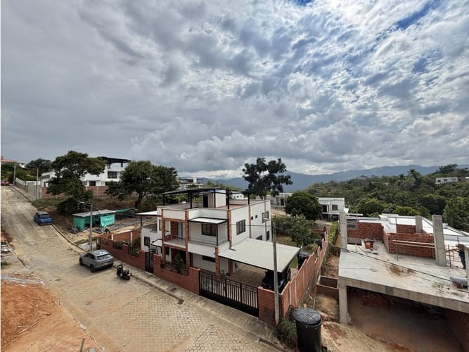 Casa de 4 alcobas en venta en Ruitoque, Girón, 286 m² · foto 17 de 24