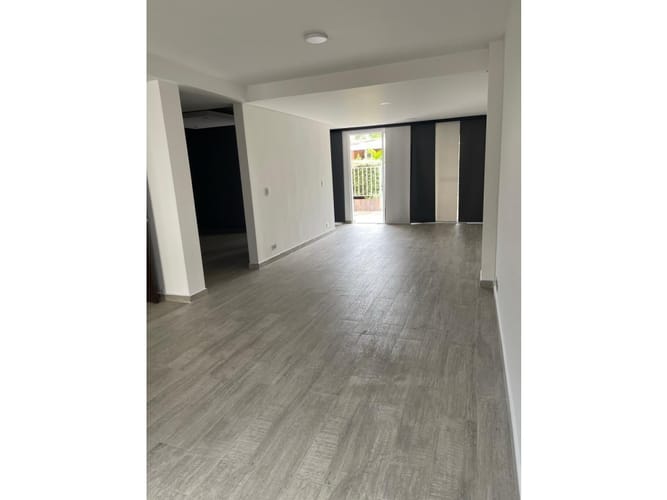 Casa de 3 alcobas en venta en El Castillo, Jamundí, 190 m² · foto 3 de 19