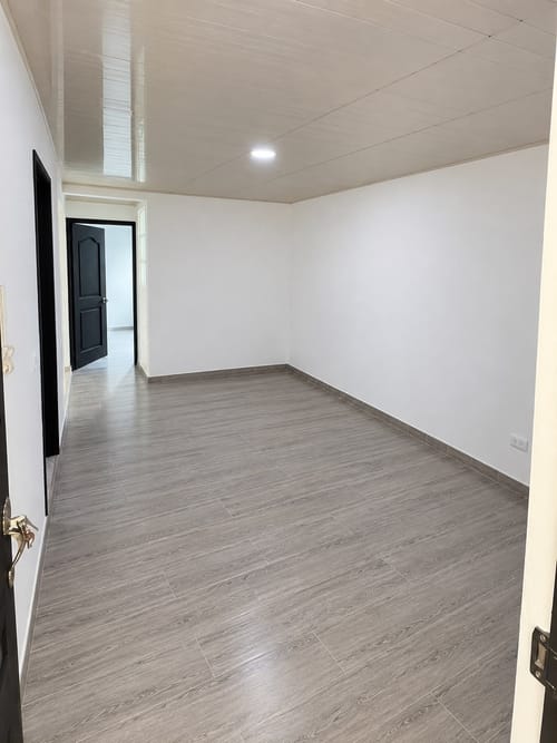 Apartamento de 2 alcobas en arriendo en Remanso Sur, Bogotá, 50 m² · foto 2 de 11