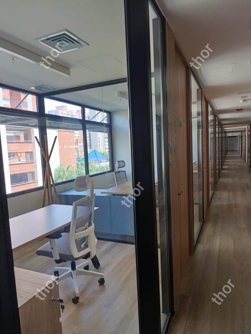 Oficina en arriendo en Los Colores, Medellín, 7 m² · foto 4 de 6