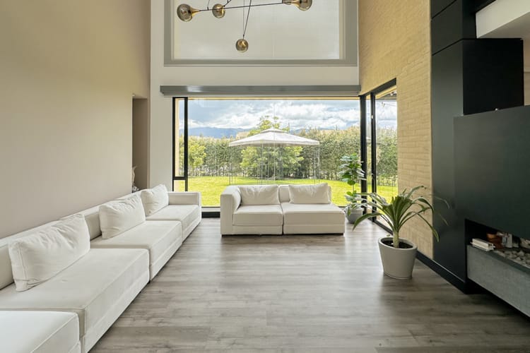 Casa de 3 alcobas en venta en Cota, 207 m² · foto 2 de 24
