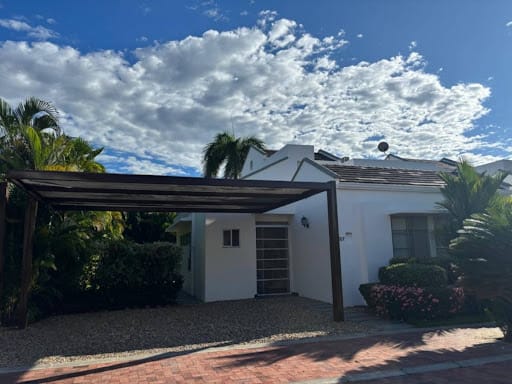 Casa de 3 alcobas en venta en Ricaurte, Ricaurte, 360 m² · foto 2 de 24