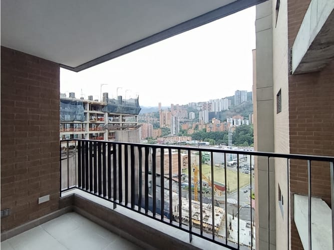 Apartamento en venta en La Candelaria, Medellín · foto 2 de 19