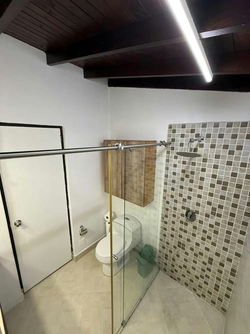 Casa de 5 alcobas en venta en Escobero, Envigado, 240 m² · foto 9 de 15