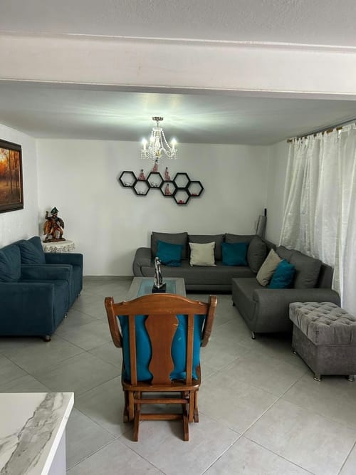 Casa de 5 alcobas en venta en Escobero, Envigado, 240 m² · foto 2 de 15