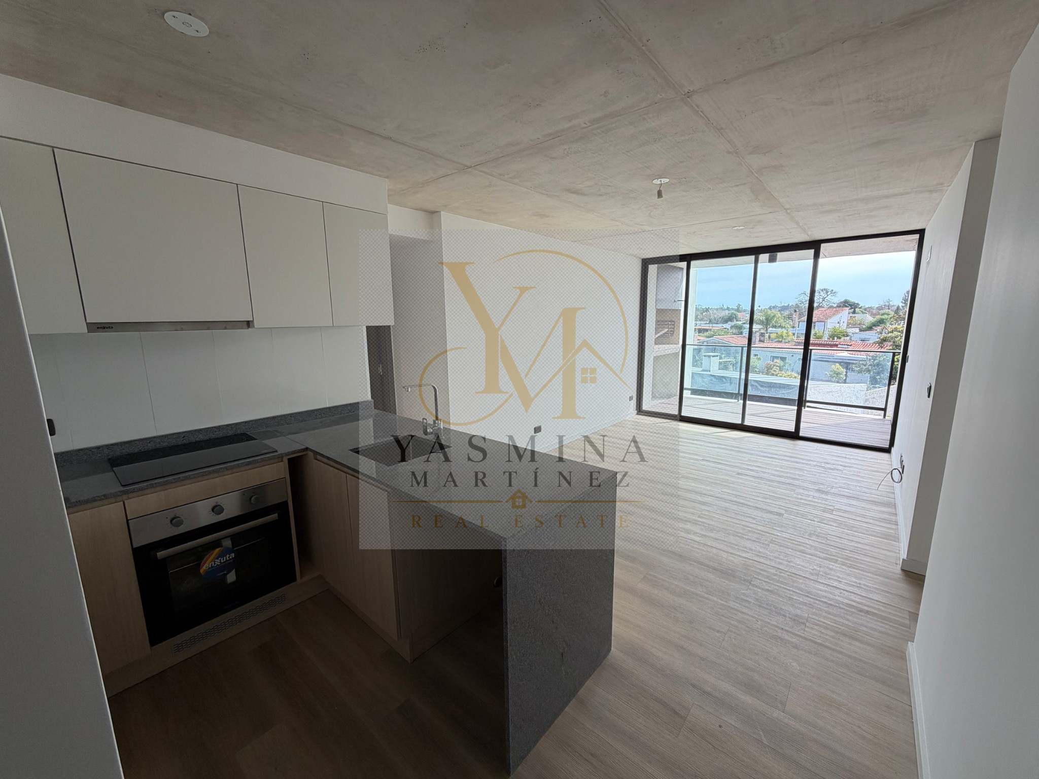 Apartamento En Alquiler A Estrenar De 3 Dormitorios, Terraza, Parrillero Y Cochera · Foto 2
