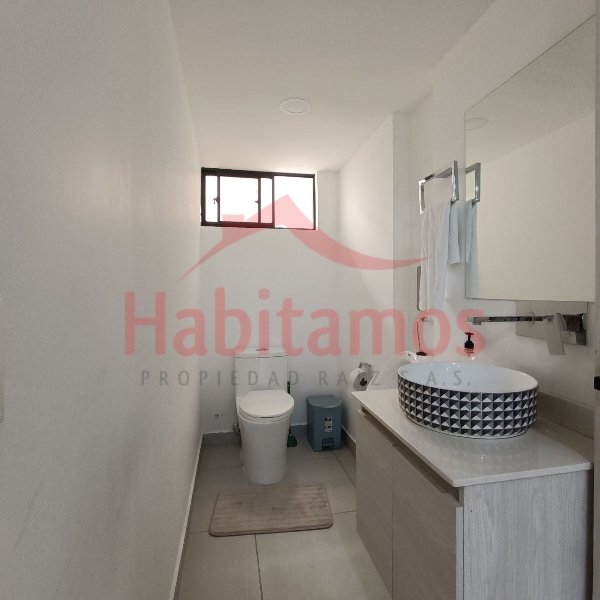 Casa en arriendo en Calasanz, Medellín · foto 4 de 23